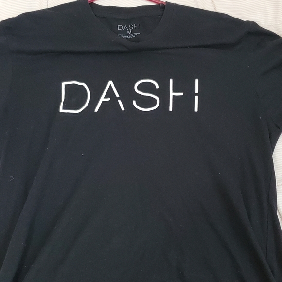 Authentic Kardashian DASH brand women's tshirt - Picture 1 of 2